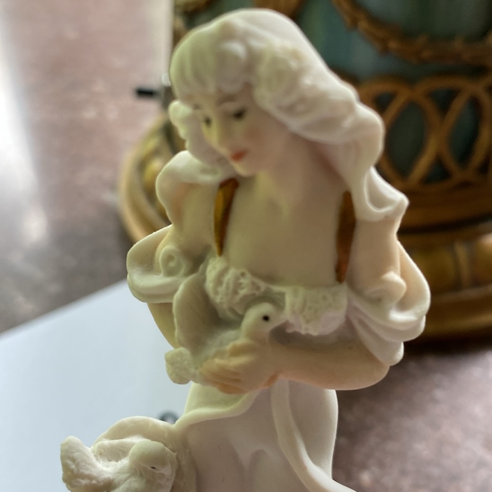 Porcelain Figurine by Giuseppe Armani - Picture 6 of 6